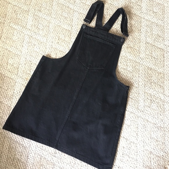 Forever 21 Dresses & Skirts - Forever 21 DENIM OVERALL DRESS🖤